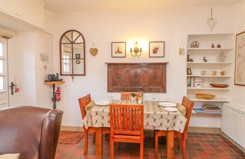 Middleham Cottage | Cabin ∙ 2 bedrooms ∙ 3 guests