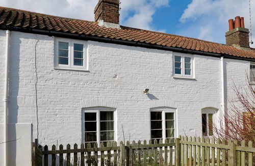 Mundesley Cottage | Cabin ∙ 2 bedrooms ∙ 4 guests