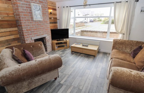 Prestatyn Cottage | Cabin ∙ 2 bedrooms ∙ 5 guests