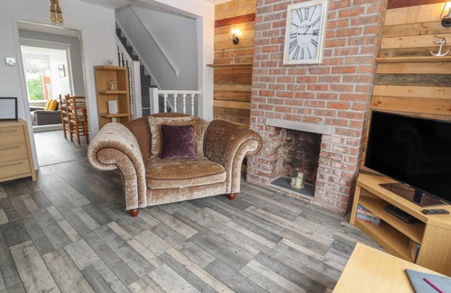 Prestatyn Cottage | Cabin ∙ 2 bedrooms ∙ 5 guests