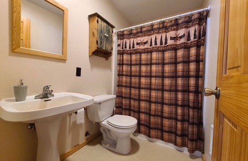 Puposky Resort | Cabin 2 Family/Pet Friendly Resort Amenities Dock Fishing Beach