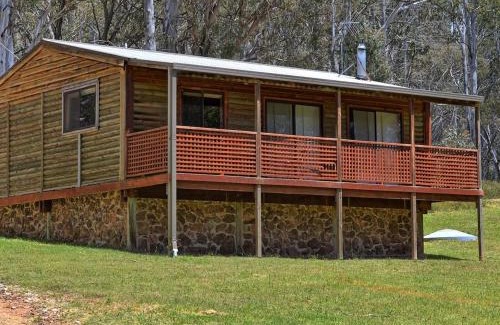 Adaminaby House | Cabin 2 - Snowy Accommodation
