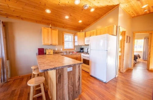 Isle Cabin | Cabin 2 steps from the water