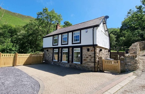 Penmaenmawr Cottage | Cabin ∙ 3 bedrooms ∙ 6 guests