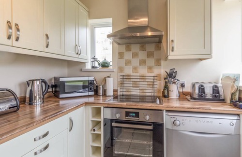 Beadnell Cottage | Cabin ∙ 3 bedrooms ∙ 5 guests