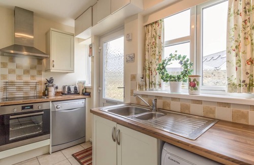 Beadnell Cottage | Cabin ∙ 3 bedrooms ∙ 5 guests