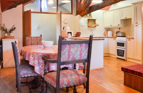 Holmrook Cottage | Cabin ∙ 3 bedrooms ∙ 5 guests