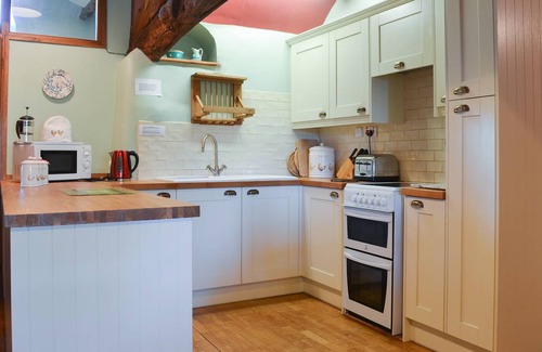 Holmrook Cottage | Cabin ∙ 3 bedrooms ∙ 5 guests