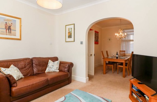 Weymouth Cottage | Cabin ∙ 3 bedrooms ∙ 5 guests