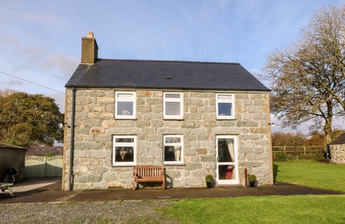 Rhyd-y-clafdy Cottage | Cabin ∙ 3 bedrooms ∙ 6 guests