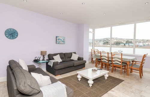 Shaldon Cottage | Cabin ∙ 3 bedrooms ∙ 6 guests
