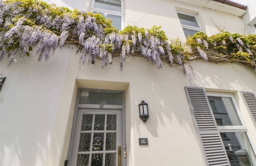 Babbacombe Cottage | Cabin ∙ 3 bedrooms ∙ 6 guests