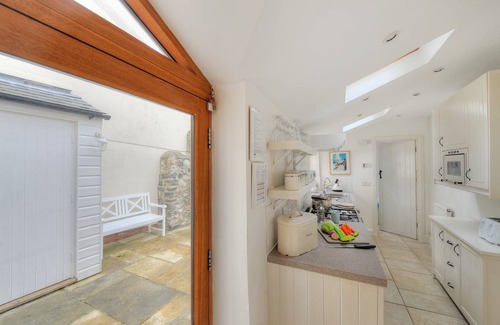 Charmouth Cottage | Cabin ∙ 3 bedrooms ∙ 6 guests