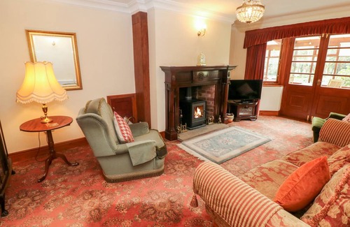 Carlton in Lindrick Cottage | Cabin ∙ 3 bedrooms ∙ 6 guests