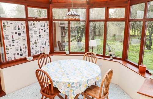 Carlton in Lindrick Cottage | Cabin ∙ 3 bedrooms ∙ 6 guests
