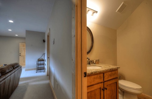 Almond Cabin | Cabin ∙ 4 bedrooms ∙ 10 guests