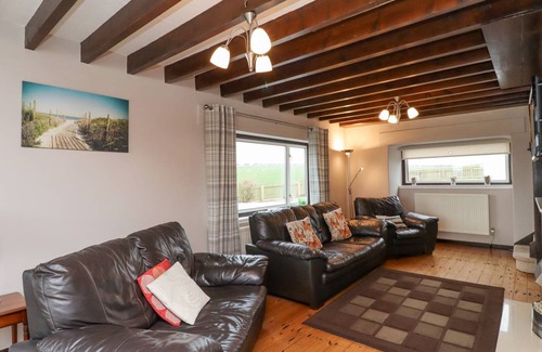 Bamburgh Cottage | Cabin ∙ 4 bedrooms ∙ 7 guests