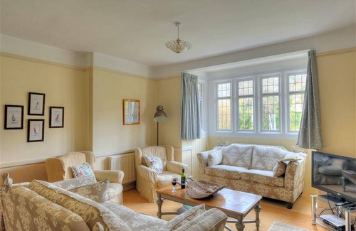 Rousdon Cottage | Cabin ∙ 4 bedrooms ∙ 8 guests