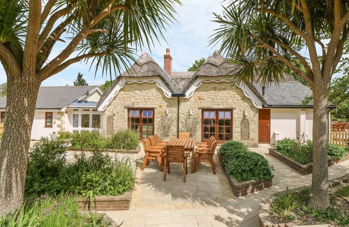 Shanklin Cottage | Cabin ∙ 4 bedrooms ∙ 8 guests