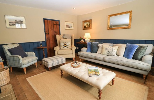 Sherston Cottage | Cabin ∙ 4 bedrooms ∙ 8 guests