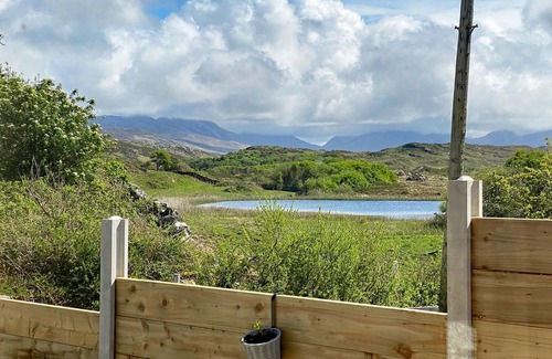 Clifden Cottage | Cabin 438 - Clifden - sleeps 2 guests in 1 bedroom
