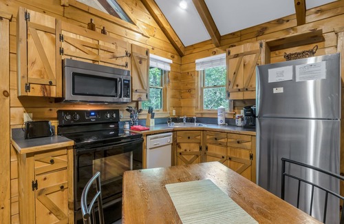 Stanardsville Cabin | Cabin #5 - Love Nest | 0 Bed, 1 Bath