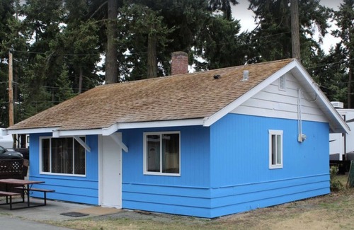 Regional District of Nanaimo Cabin | Cabin #6 at Park Sands Beach Resort- Near Water
