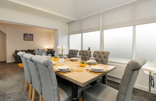 Saundersfoot Cottage | Cabin ∙ 6 bedrooms ∙ 14 guests