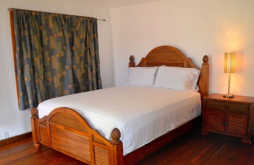 Calabash Bight Cabin | Cabin 6 - Calabash Bight Cabins with Breakfast, Beach & Kayaks