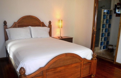 Calabash Bight Cabin | Cabin 6 - Calabash Bight Cabins with Breakfast, Beach & Kayaks