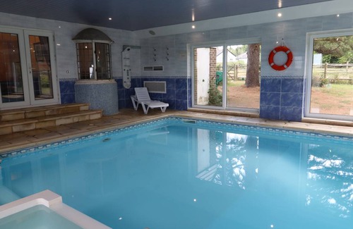 Northiam Cottage | Cabin ∙ 7 bedrooms ∙ 13 guests