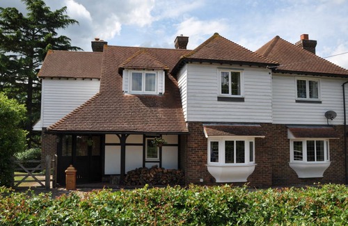 Northiam Cottage | Cabin ∙ 7 bedrooms ∙ 13 guests