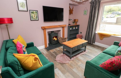Oldwalls Cottage | Cabin ∙ 8 bedrooms ∙ 15 guests