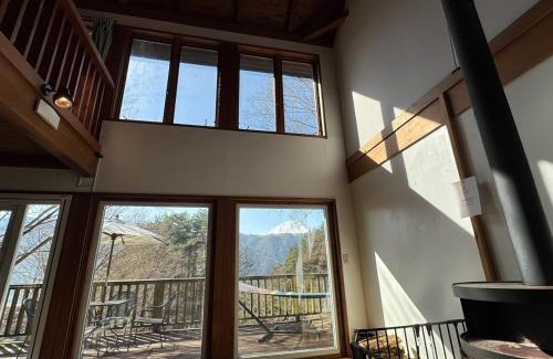 Fujikawaguchiko House | Cabin A MtFuji view, BBQ, lake Saiko 3mins, hammock, wood deck