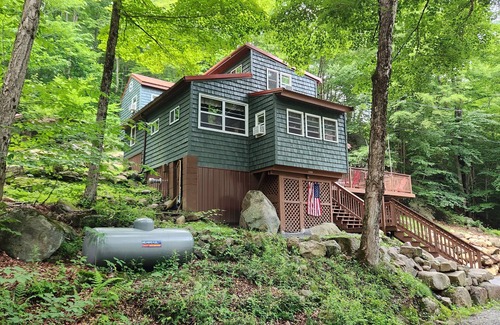 Old Forge Cabin | Cabin and Bunkhouse over looking 1st Lake on a quite road.