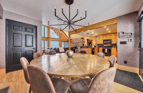 Brian Head Cabin | Cabin Bones: Luxury Mountain Getaway with Stunning Views and Amenities