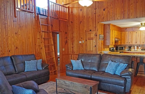 Manning House | Cabin Cove on Lake Marion