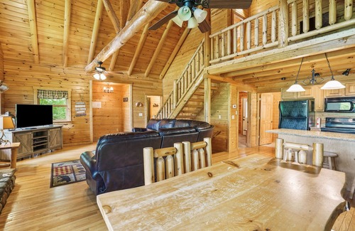 Carbon Hill Cabin | Cabin Fever | Luxury Hocking Hills Lodge