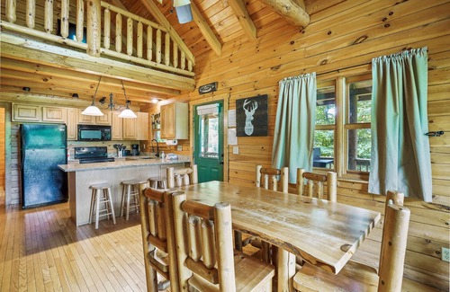 Carbon Hill Cabin | Cabin Fever | Luxury Hocking Hills Lodge