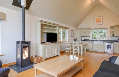 Eleighwater Cottage | Cabin ∙ 2 bedrooms ∙ 4 guests