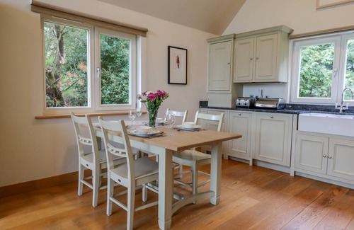 Eleighwater Cottage | Cabin ∙ 2 bedrooms ∙ 4 guests