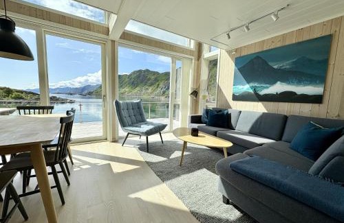 Ballstad House | Cabin in Lofoten with spectacular view