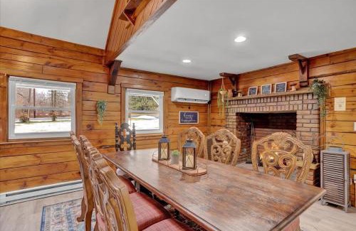 Long Pond House | Cabin in Long Pond Gameroom Pool Table