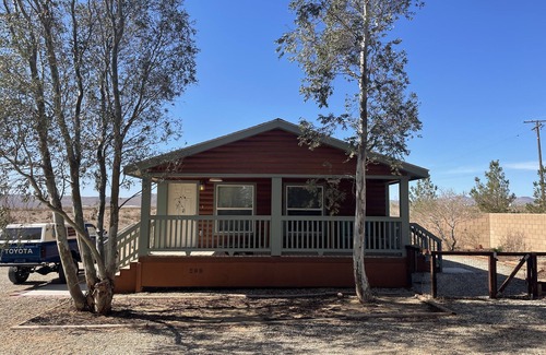 Ridgecrest Cabin | Cabin in the Desert