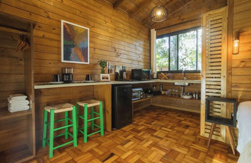 Praia do Rosa Cabin | Cabin. Lagoa, Pet Friendly in Gated Community