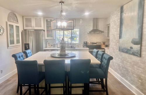 Oak Hill House | Cabin Modern Comfort for 33rd Annual Biketoberfest® Daytona beach!