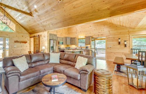 Mineral Bluff House | Cabin Near Blue Ridge with Fire Pit and Large Deck