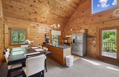 Sevierville Cabin | Cabin Retreat: Secluded Deck ~ Hot Tub ~ Game Room