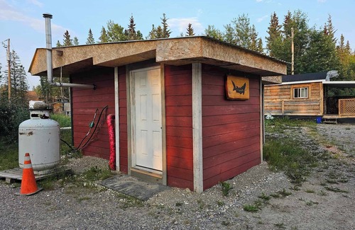Hinton Cabin | Cabin style bunkie.