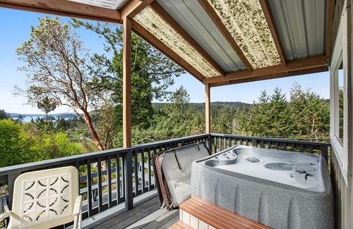 Deer Harbor Cabin | Cabin-Style Cottages w/Private Hot Tub, & View of Lagoon Deer and Harbor